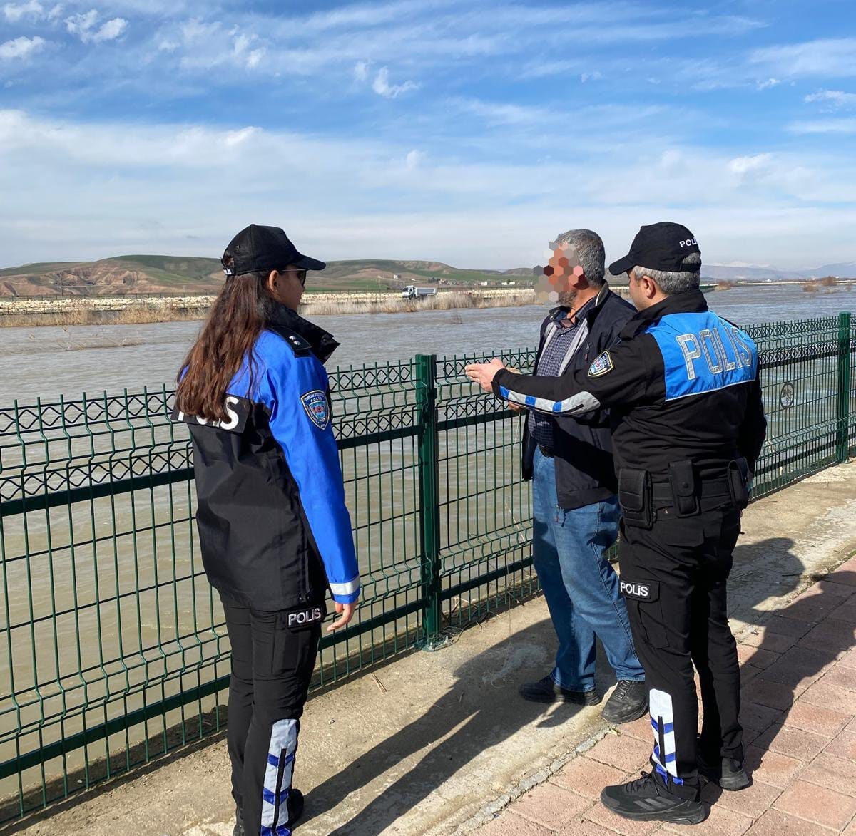 Çay Yatağı Çevresinde Vatandaşlara Uyarı