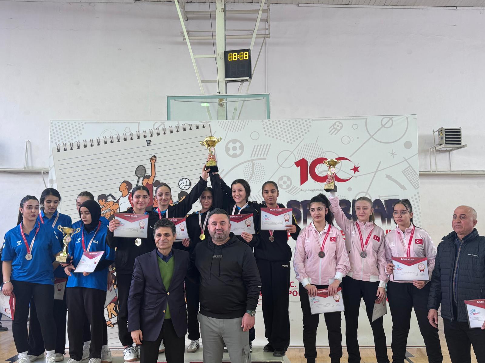 Batman Spor Lisesi Masa Tenisinde Bölge Şampiyonu